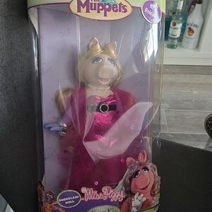 The Muppets Miss Piggy Doll - Pink Dress